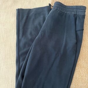Lululemon Softstreme High Rise - size 6 - like new